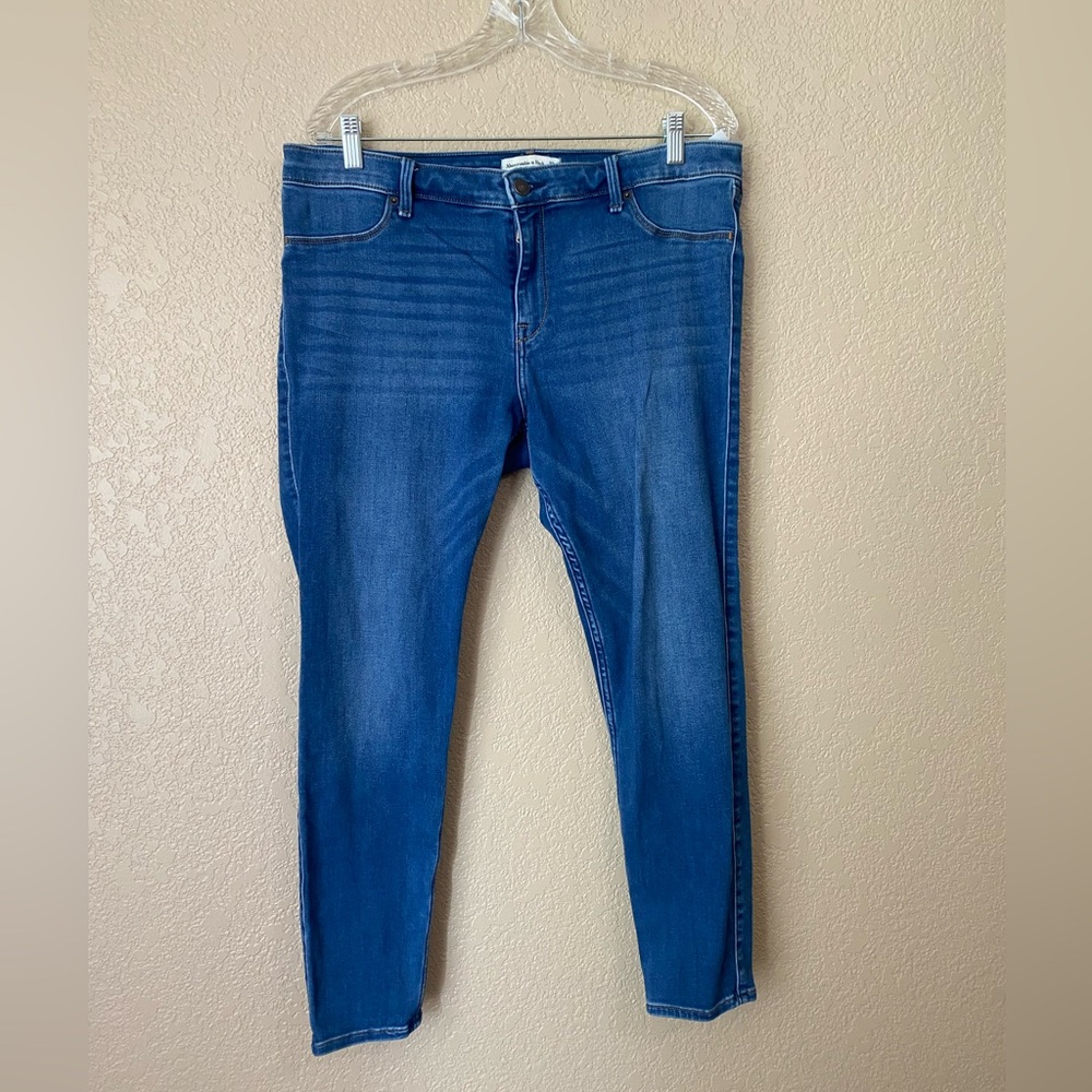 Abercrombie & Fitch Mid-Rise Jean Legging - 16R